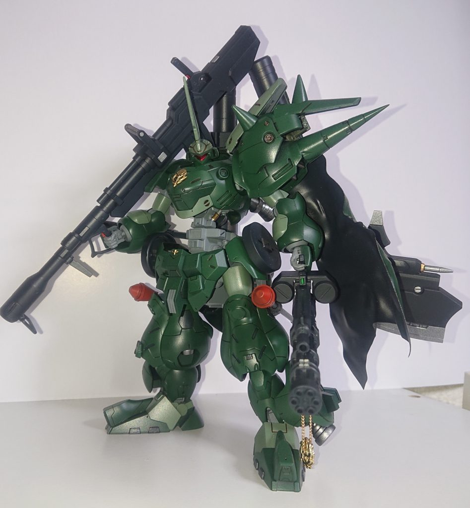 GBNのフィールド内に於いて、謎のサイバーウィルスにより異変が生じ、フォース単位での行動・活動が制限されていた。また、ビーム兵器類が無効化され、使用機体の変更や調整を余儀なくされるなど、多大な影響を及ぼしていた。運営は鉄血キット使用の解禁を決断、独自に調査を行っているが未だ原因究明には至っておらず、混迷は続いたままである。
そんな中、ダイバー達も独自に行動を起こし始めていた。
ビルダー達の集う投稿サイト「GUNSTA」もそのひとつである。フォース「GUNSTARDOM」に所属するta-zuも新機体を作製し単独でログイン、そこでソロプレイヤーのTayuと出会う。
「Re-dress project」という機体コンセプトに感銘を受けたta-zuはTayuと行動することを決意し、装備を整えたうえで、一週間後の再会を約束するのだった。