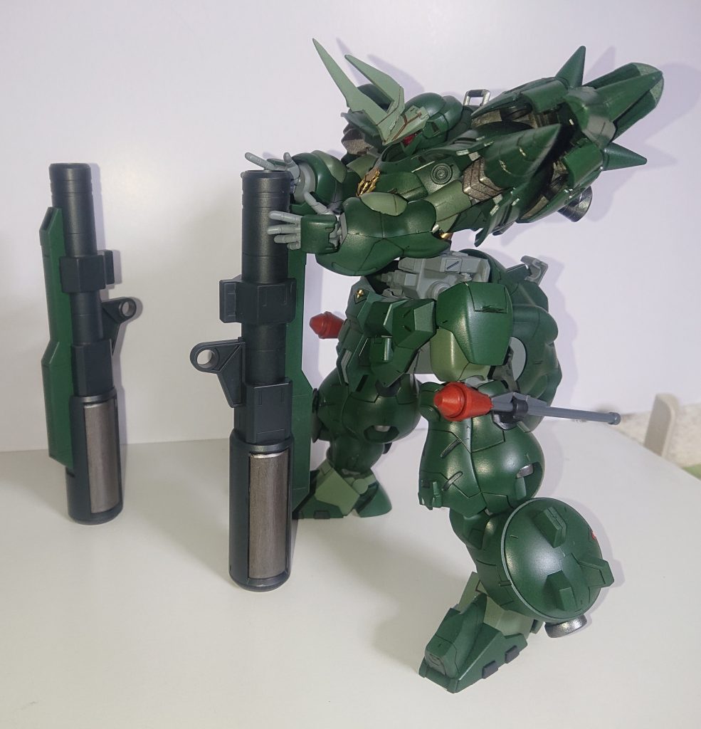 大口径榴弾砲「ヘイルストーム」
「雹」を意味するとおり散弾の雨を降らせる設置式の榴弾砲。マウント状態でも使用可能であるが、敵への牽制、戦闘からの離脱等発射タイミングの操作が可能。