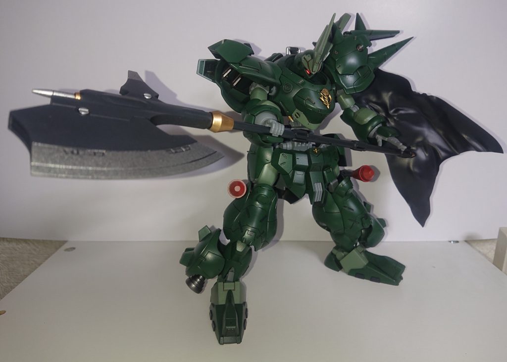 大型アックス「エリュマンズボア」
1/100グシオンリベイクのアックスを使用した唯一の格闘武器。オーバーサイズゆえに出撃時にたまにつっかえてしまう。