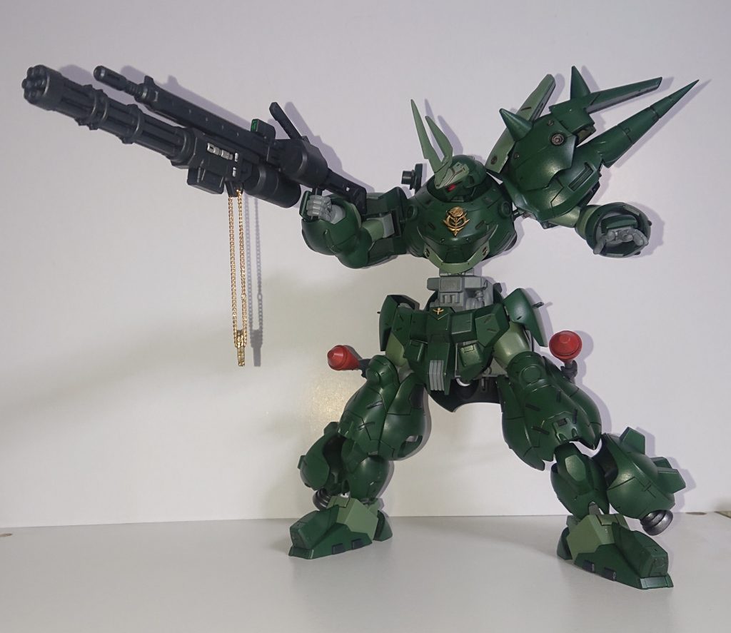 複合へヴィライフル「ケルベロス」
ロングライフルにガトリングとモーニングスター?を付けた複合武器。3種の武器ゆえにケルベロスと命名。