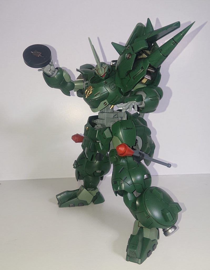 投擲式機雷「ヒュドラマイン」
腰アーマーにマウントされた爆破武器。触れると爆発し、ヒュドラが毒がごとく致命傷になる。地雷としての使用も可。