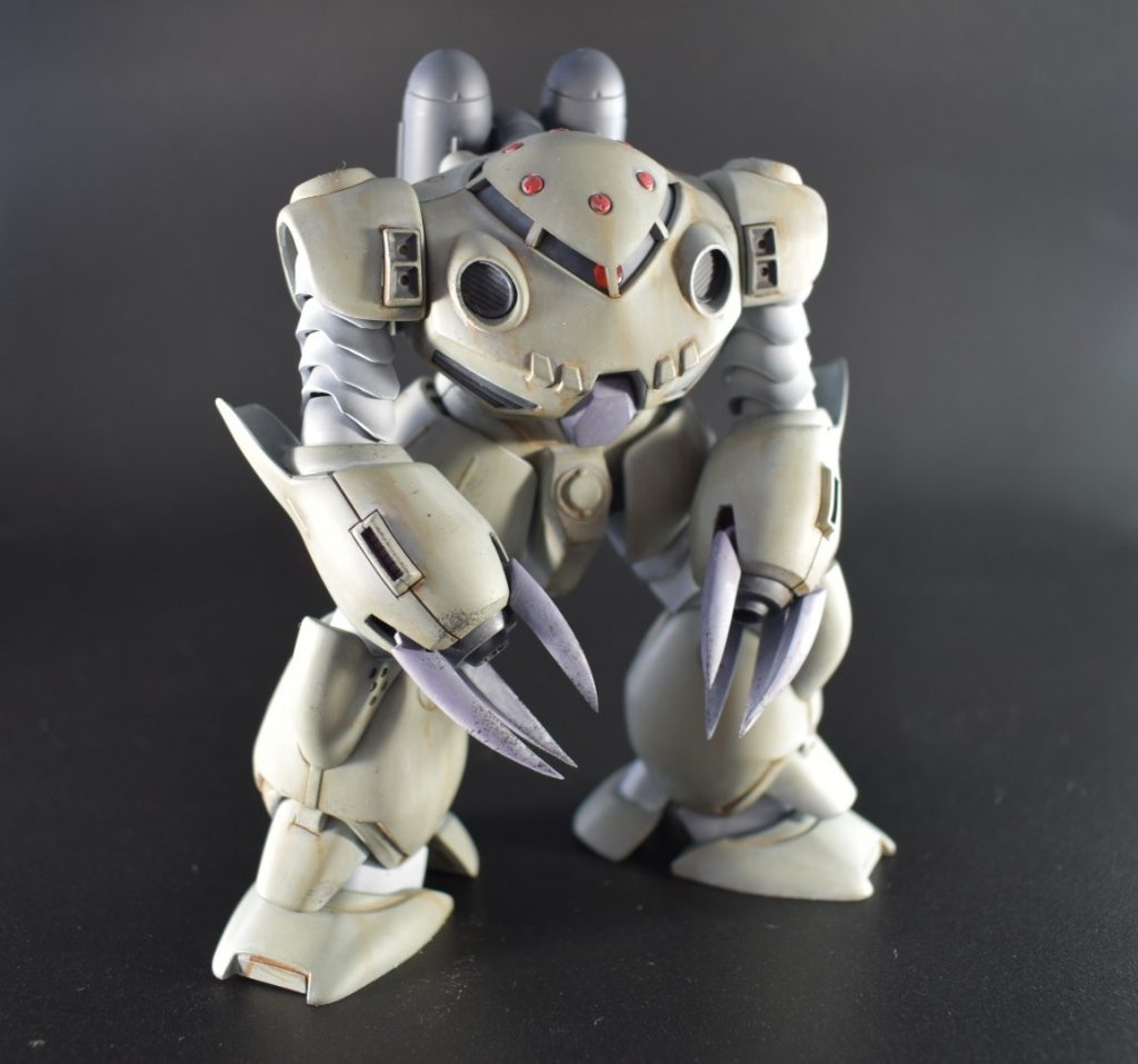 本体色は ダークシーグレー
間接部は スチールホワイト
爪等は ジャーマングレー+パープル+ホワイト+色の源マゼンタで調色したもの
で塗ってます