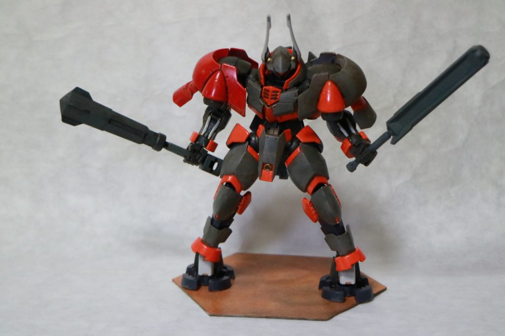 野球のイメージから、バットのような棍棒を振り回してほしいな、と持たせています。

左手の棍棒は漏影からの流用です。鈍器って素敵。