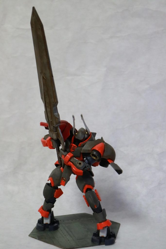 ヴァルキュリアバスターソードはシルバーを塗って、カッパー・茶色でドライブラシ。地層に埋もれてサビたり汚れたりしたイメージで仕上げました。

でかすぎる。。。ひそかに「ヴァルキュリアザンバー」と命名しました。