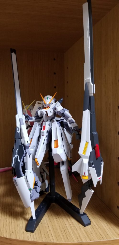 因みに本家コンポジットシールドブースターと比べるとこの位の差があります。
形に拘るあまりに本家より取り回し難くなってしまった……