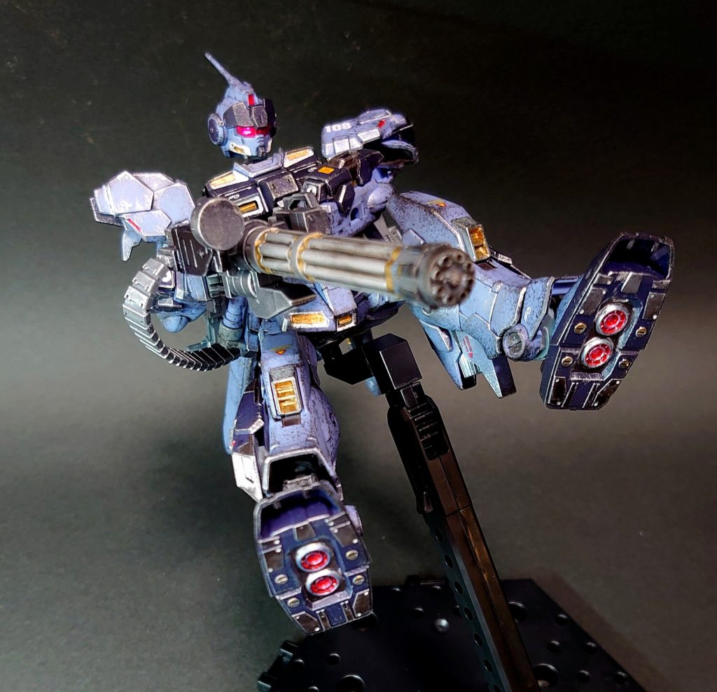 大型ガトリング。実はランドセルとの接続箇所が割れかけてます。ベルトマガジンの関係で、接続に相当な負担がかかっている模様。