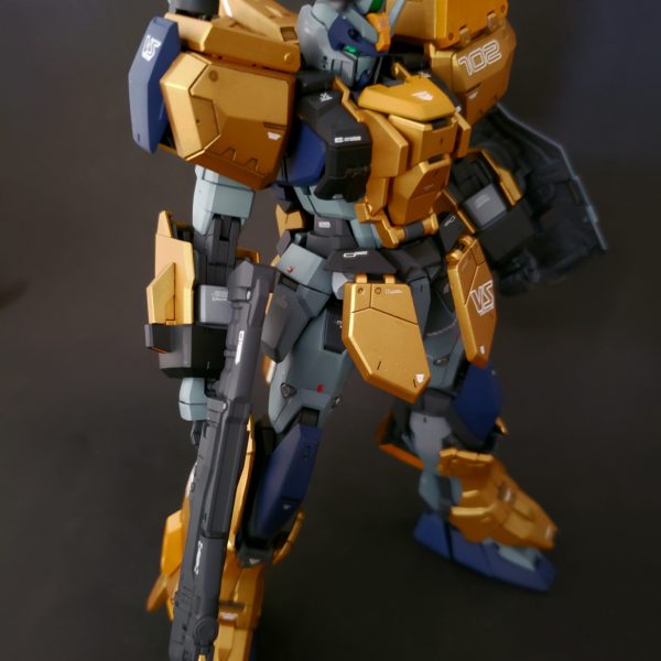 黄金聖衣風✨アサルトシュラウド