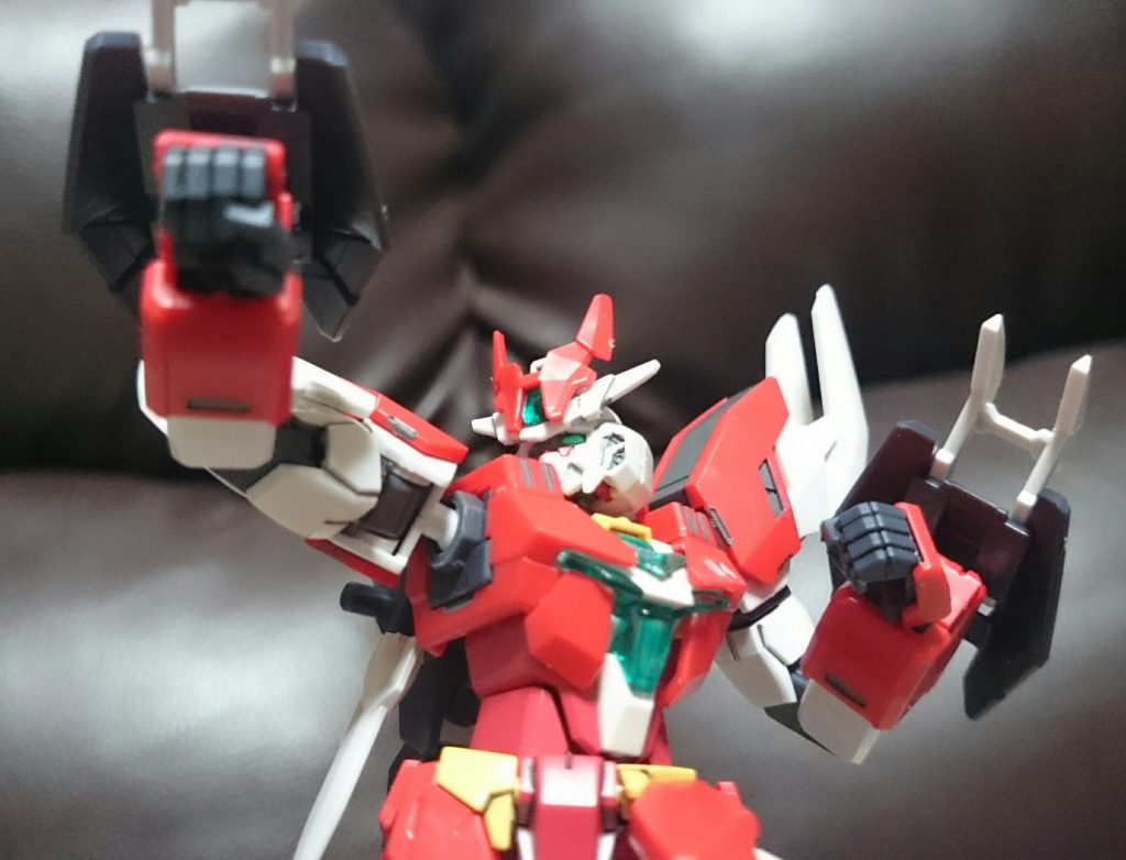 クロー内蔵のシールドユニット
攻防一体の武器っス…………特筆することは特にないっスね…