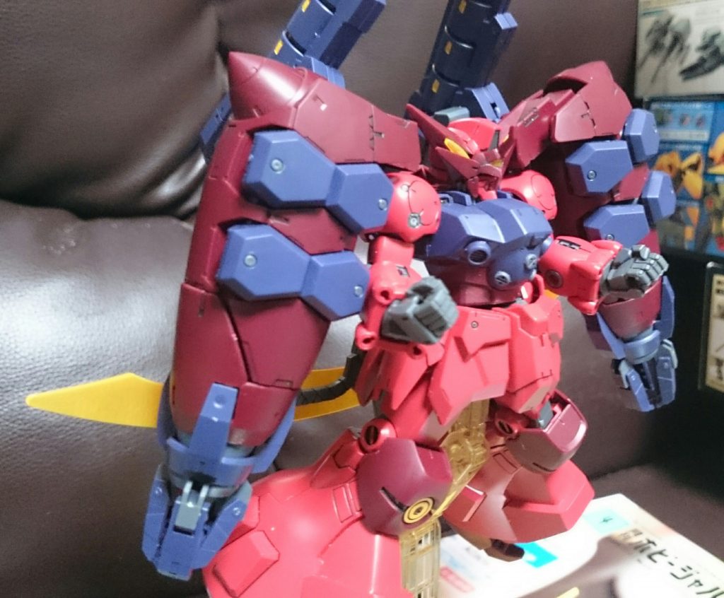 次いで羅刹天
羅刹からの変更点は
・GNオーガソード弐式のマウント位置がオーガ刃-Xと同様の箇所に変更

・羅刹でGNオーガソード弐式がマウントしてあった箇所に新たにGNリボルバーバズーカをマウント

・羅刹金砕棒をオミット

・フレキシブルオーガバインダーがフレキシブルオーガバインダー天になり、先端部分のクローの形状が変更

くらいっスかね