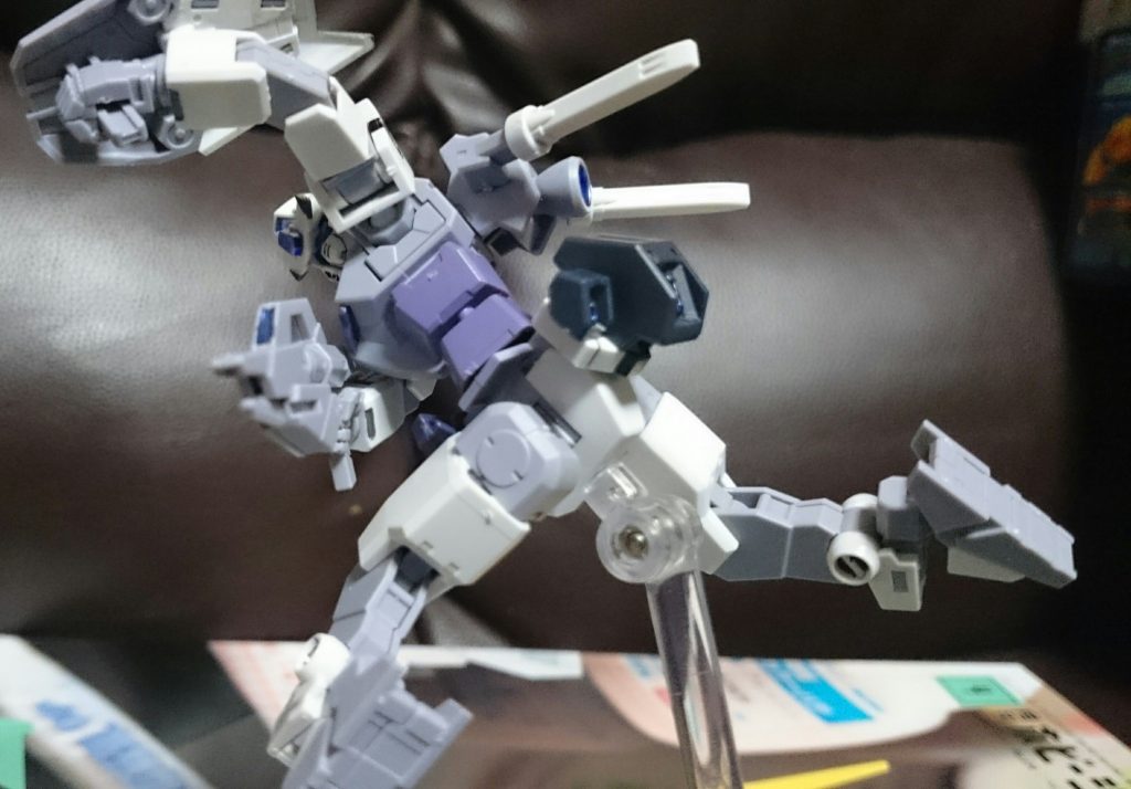 ヴィーナスコアガンダム
ヴィーナスアーマー専用のコアガンダムっス
本体はG-3カラーを使用。
アンテナを加工、クリアパーツを上からメタバイオレットで塗装。それに合わせてツインアイ、頭部カメラ、アンテナ中央のパーツ、コアスプレーガンのセンサー、コアシールドの一部もメタバイオレットで塗装っス
また腰裏にスラスターを増設っス