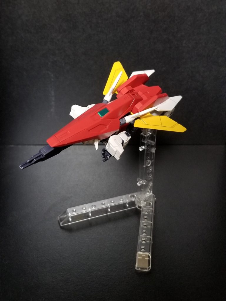 *コアガンダムⅡ*
アーマーの組み換えを考えほぼ素組です。
一応武器を持たせるため肩腕関節を渋めに調節しています