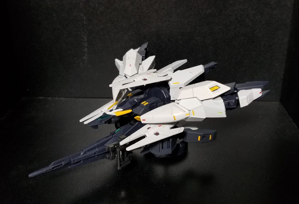 *ウラヌス・アウスラユニット*
旧型のアウスラに新型の武装類を取り付けるのが元の機体なので、新型の素体に旧型のアーマーを取り付ける今回はこちらにアウスラの名前を付けました。