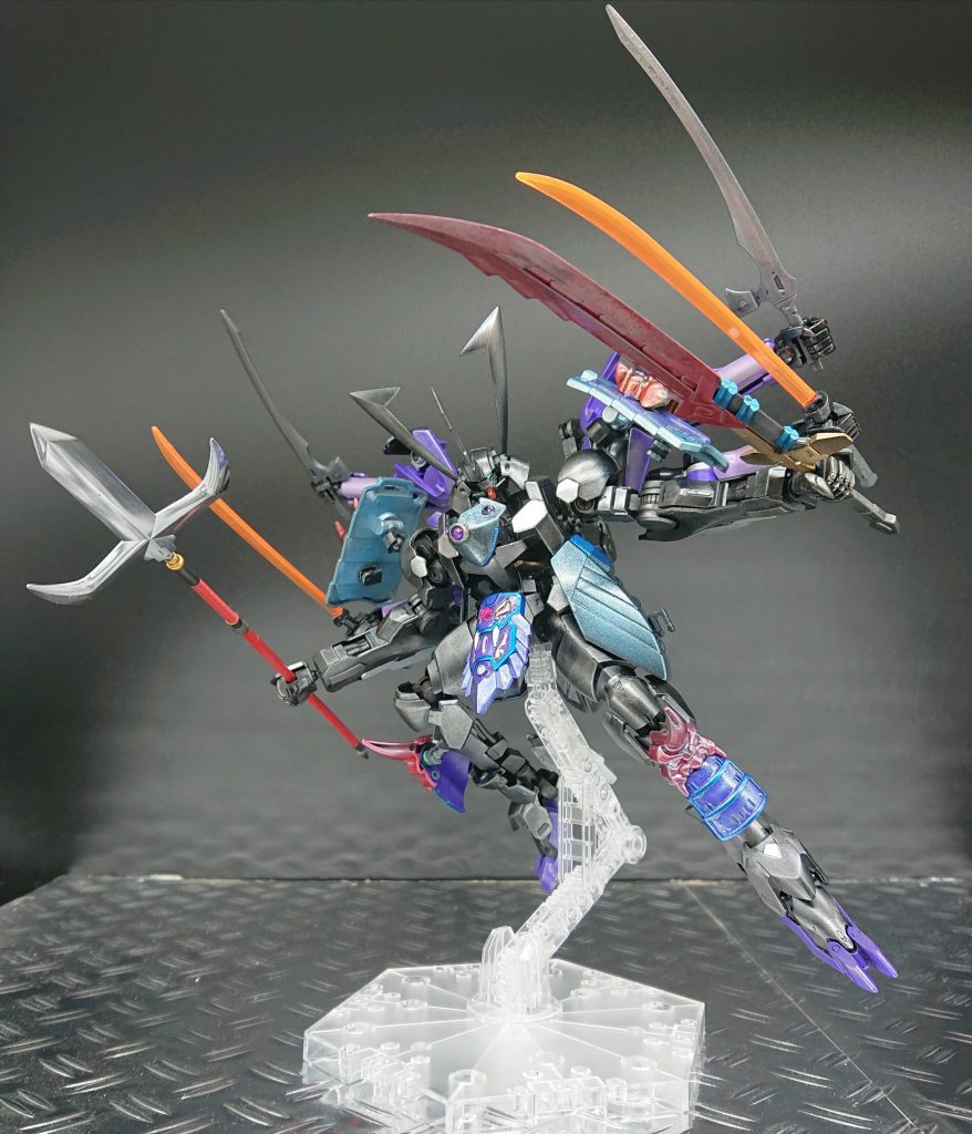 黒「雑魚は無惨に散るがいい!だか聖騎士にも相当の手練れもおるな。仕方がない、魔王には内緒だが奥の手じゃ!」