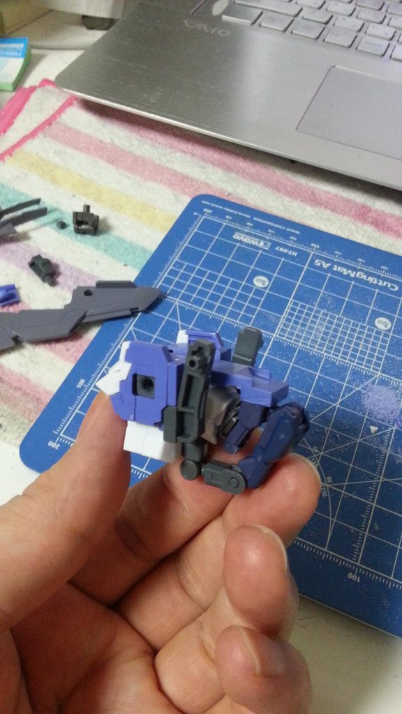 ちょっと頭部がはみ出てますがこうなります。