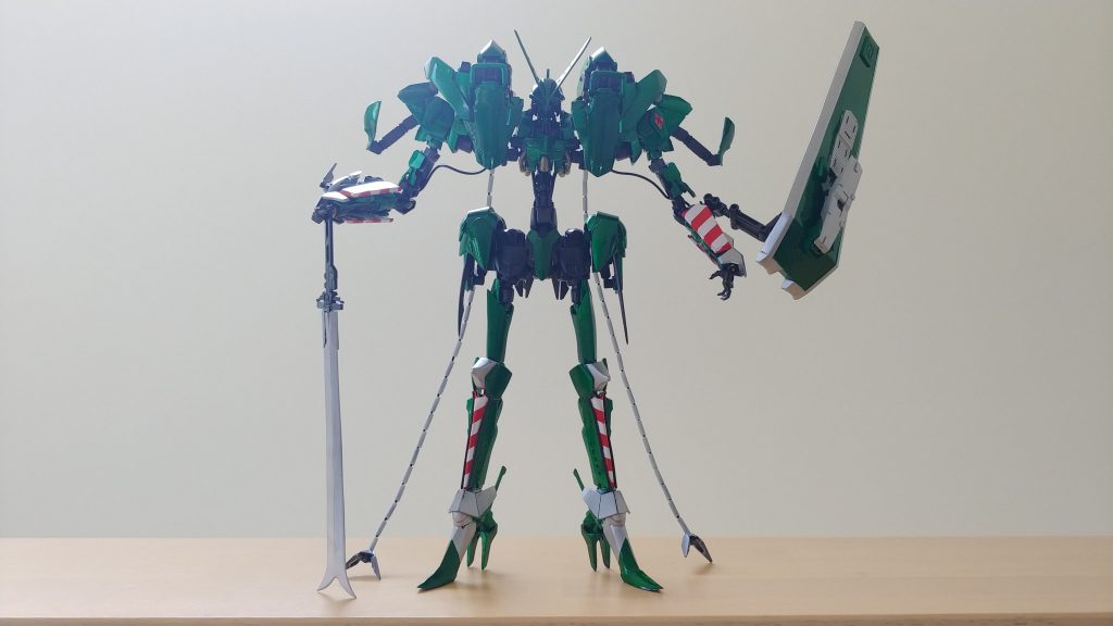 剣、盾、ヘルメット、スネはほぼスクラッチですが、出来るだけキットパーツの組み合わせでシルエットが再現出来るよう作業しました。