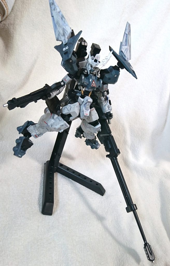 ボディカラーは塗装ガイアノーツやMr.カラーに使用