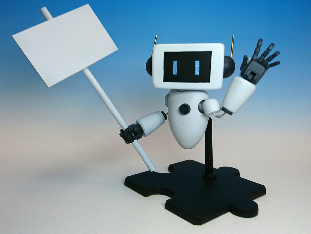 腕はアルミワイヤーなので曲がります。
手はビルダーズパーツの角ハンドです