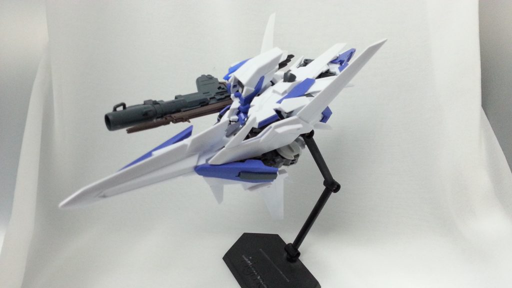 下から。
無理やり可変MS組もうとするとジョイント部分が丸見えになりがちなんですが、今回は上手く隠せたかなと。