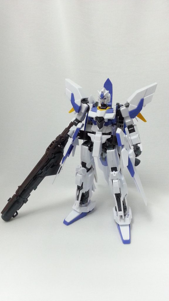 MS形態、立ち。
可変機構の改造に手を取られ過ぎて武装はビームライフル一丁とバルカン、サーベルのみ。
