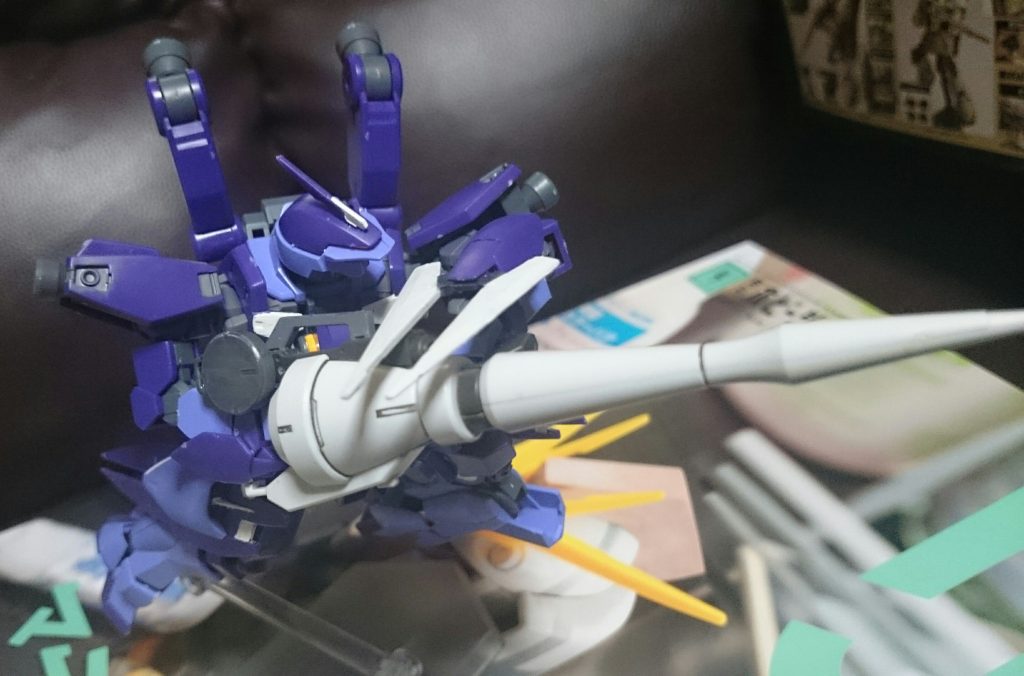 ランスはキット付属のものだと何から何まで真っ白なので、ライフル本体とサブグリップをオプションセットの方から移植してるっス