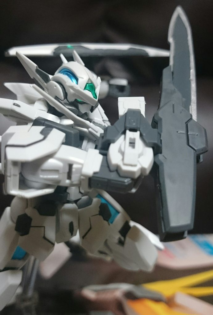 ・プロトGNソード
青い部分をグレーで、ブレードの刃の部分をシャインシルバーで塗装っス