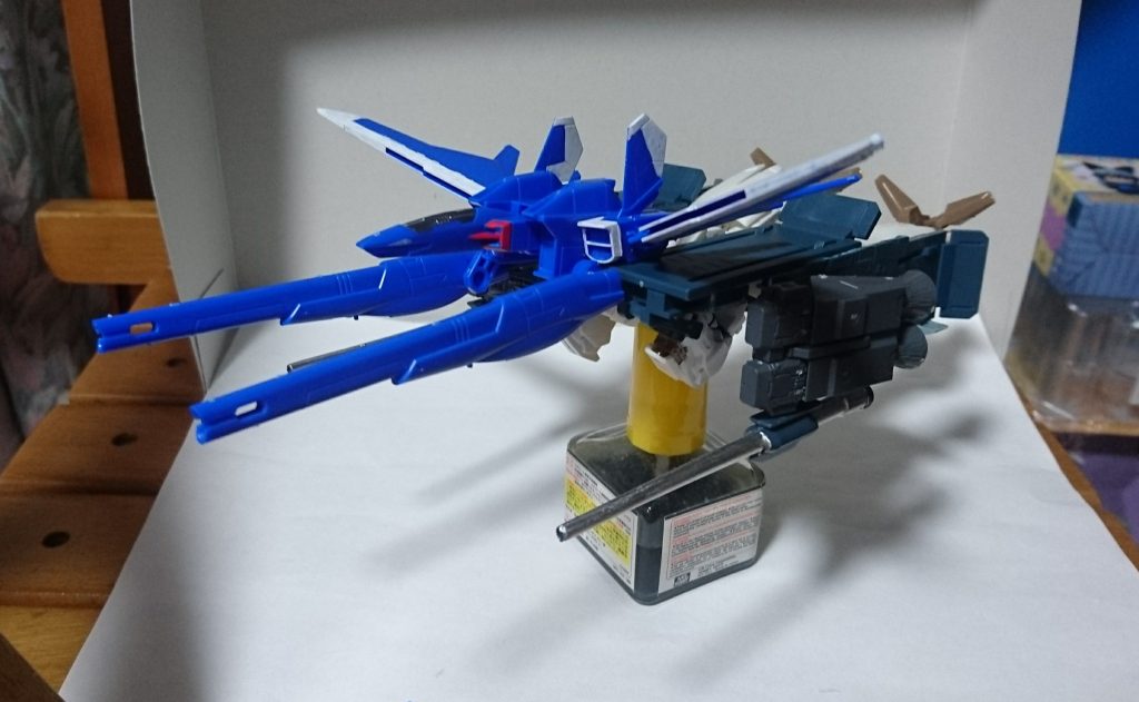 ZガンダムのGフライヤー(スーパーガンダム)や、リ・ガズィ(BWS)はエルガイムのスピリッツが元ネタになるのかな？