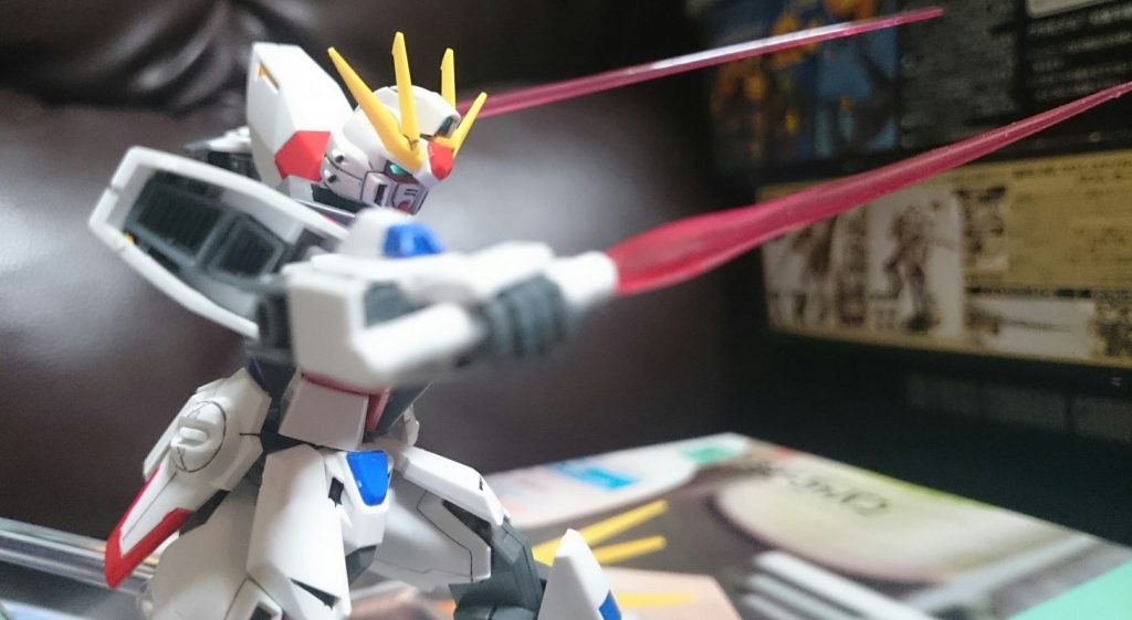 ・ビームサーベル
こちらもスミ入れのみっス。機体にも寄るんスけど、正直このビームサーベルのエフェクトはちょい長すぎだと思うんス