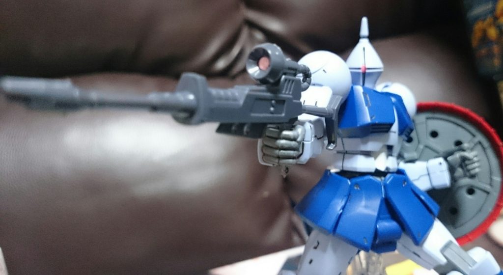 ・ゲルググのビームライフル
そのままでは持たせられないのでグリップを削ってるっス。ただ…