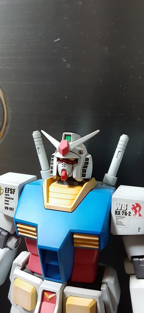 メインカメラは筆塗りブレンディング。頭部センサーは、グリーンにしました。