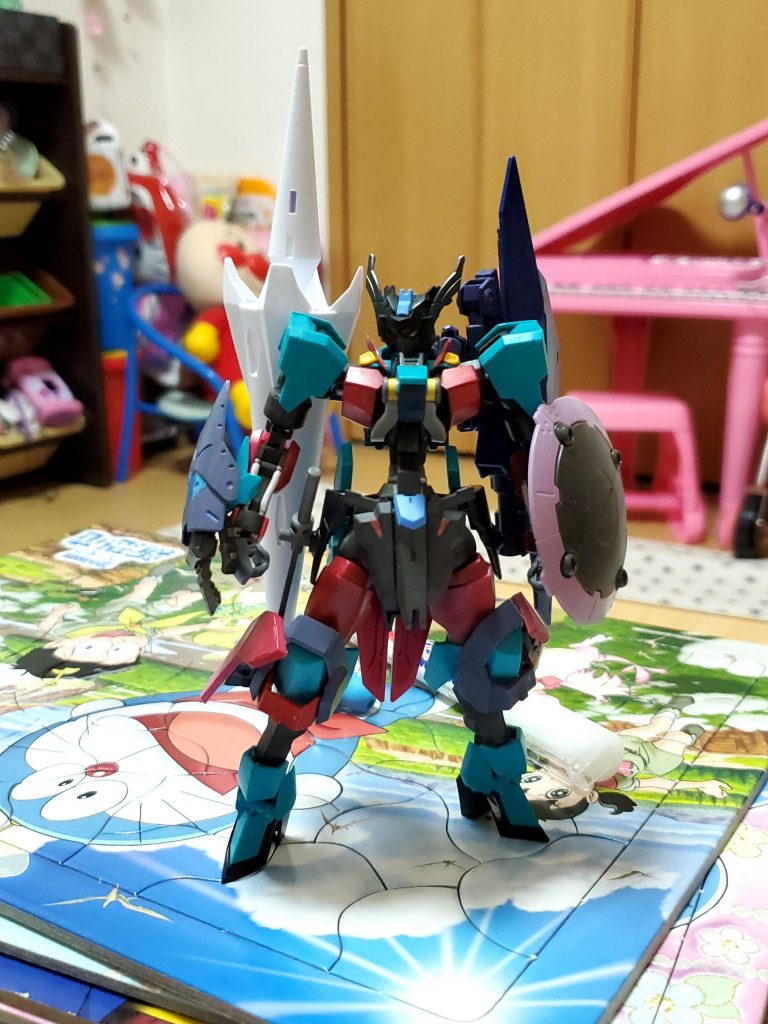 塗装前です。
背部の武器はこっちのが好きなんですが､鉄血の世界観とは合わないと思ったので変更しました。

最後まで見ていただきありがとうございました。