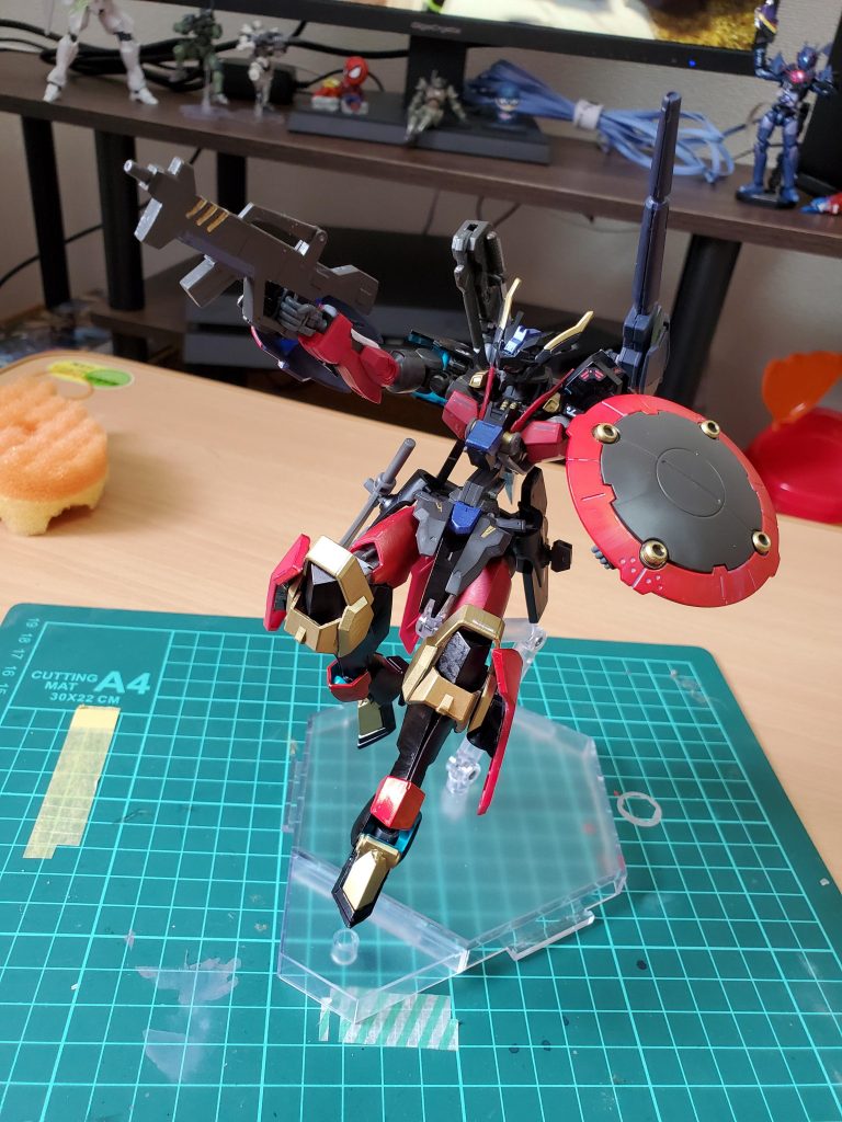 左腰にマウントしているライフル。
アスタロトより拝借。