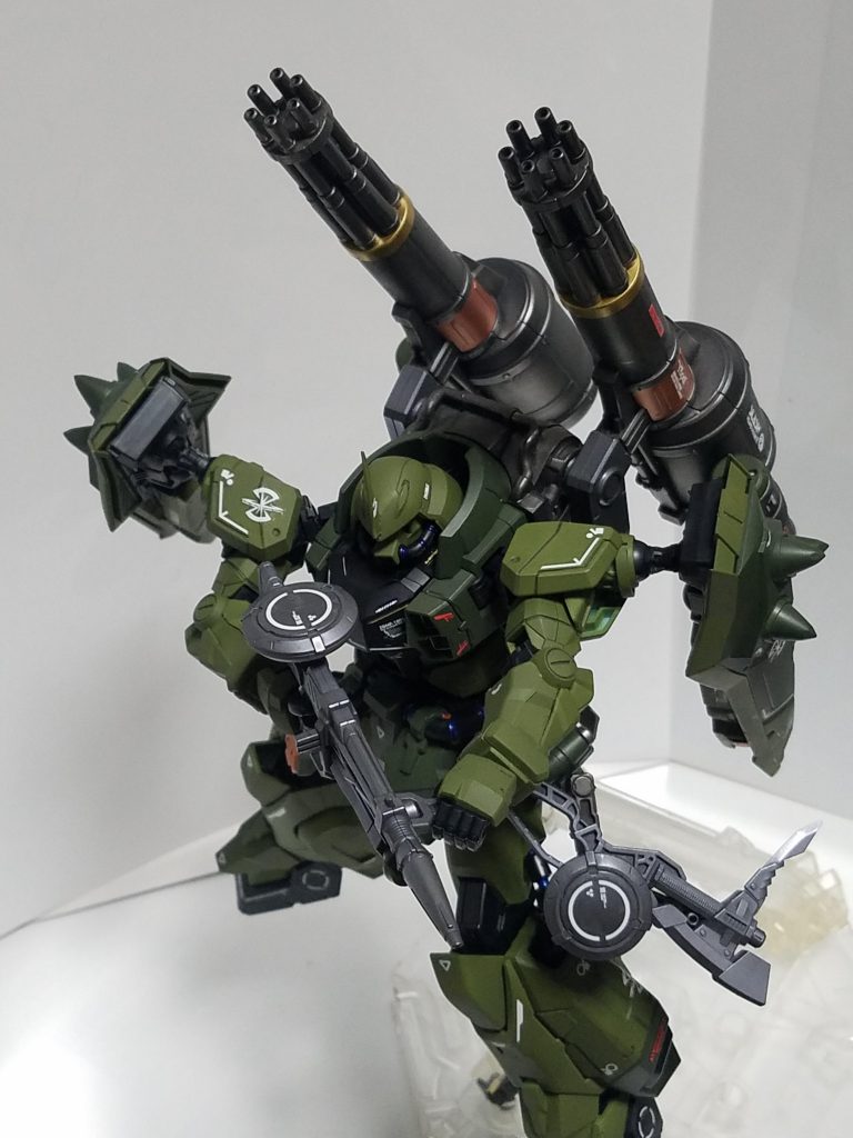 遠距離からのビーム突撃銃(両手持ち)