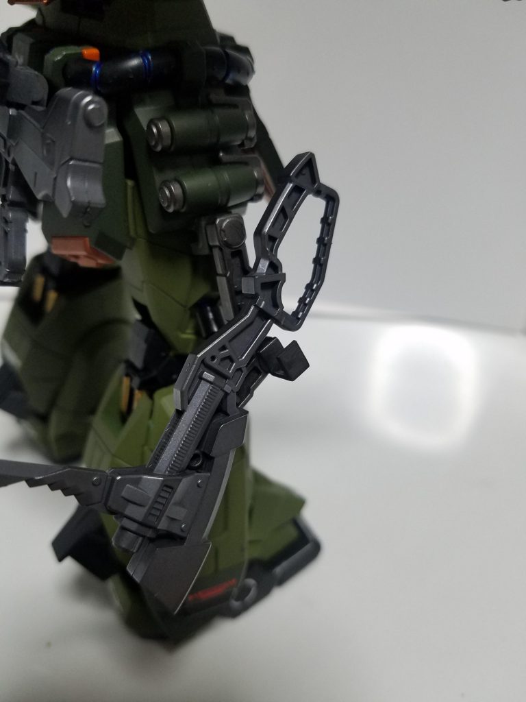 ビームトマホークをダボに入れて固定します