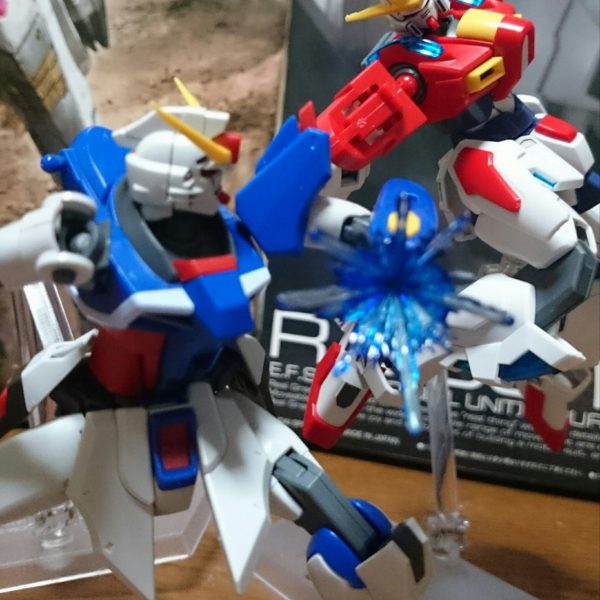 「素組みのシモン」