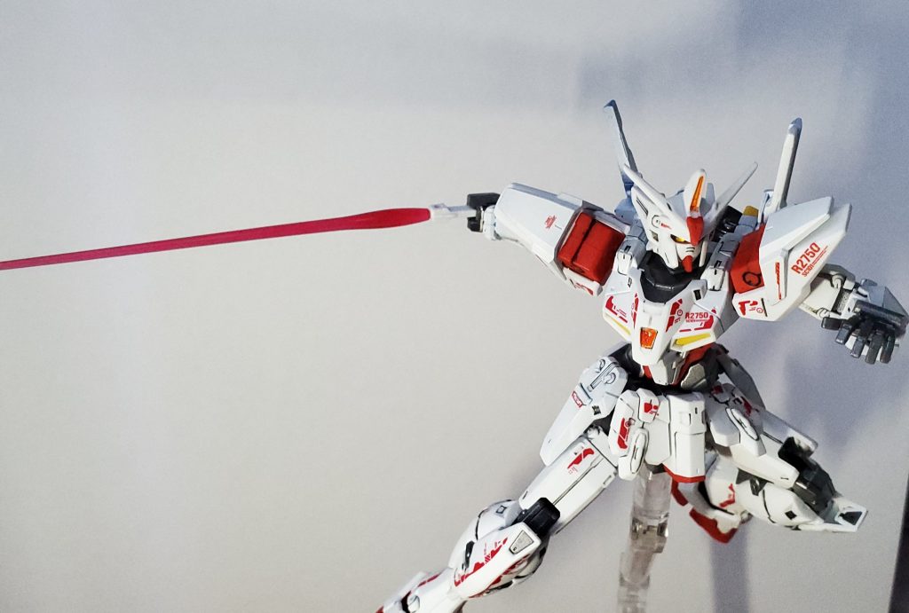 サーベルでもキマる恐ろしいイケメン性能
ん？配色がユニコーンガンダムに似てる？

　　　　　聞こえないなぁ＼(^o^)／

ということでジェミナス S.R.A機動隊仕様
いかがだったでしょうか？
次回は完全オリジナル機体を
ロールアウトする予定です。
またお越しくださいませ！