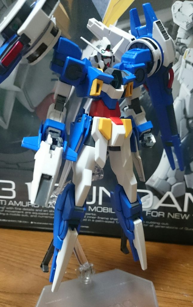 次いで電ホビ付録のアルティメスウェアっス!
・AGE-2アルティメス
こちらもスミ入れと部分塗装、そして置き換えれるものは全てポリキャップに置き換えてるっス。
……ただ、肩の加工に失敗して稼働する筈のパーツが固定化、その影響で変形後の肩パーツの向きを一部変えてるっス。
また本来このキットに使うのはダブルバレットなんスけど、色の統一感を出したかったのでノーマルを使用してるっス。故にツインドッズライフルはなしっス