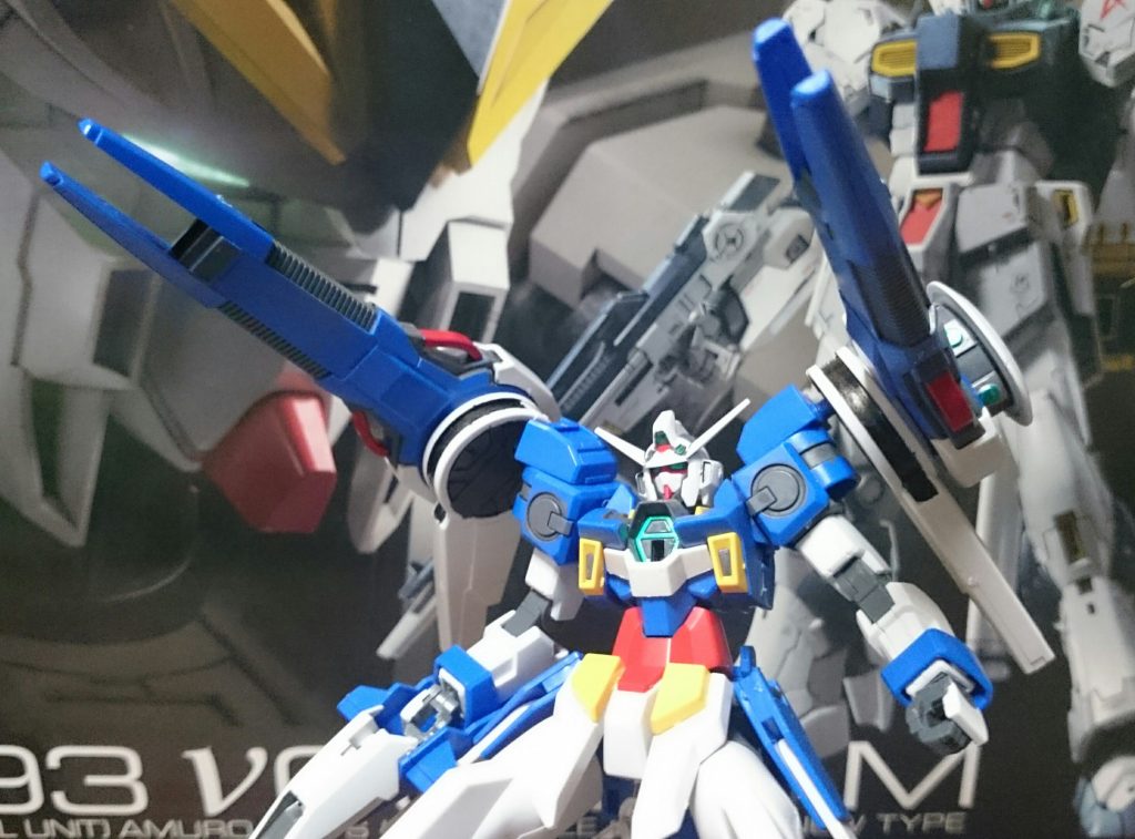 ・アルティメス・ロングレンジライフル
こちらホワイトとブルーの成形色のみなので、レッドとグレーの部分塗装が必要っス。またサイドの大型ディスク・レドームは展開可能っス!まぁ、塗装が必要っスけど