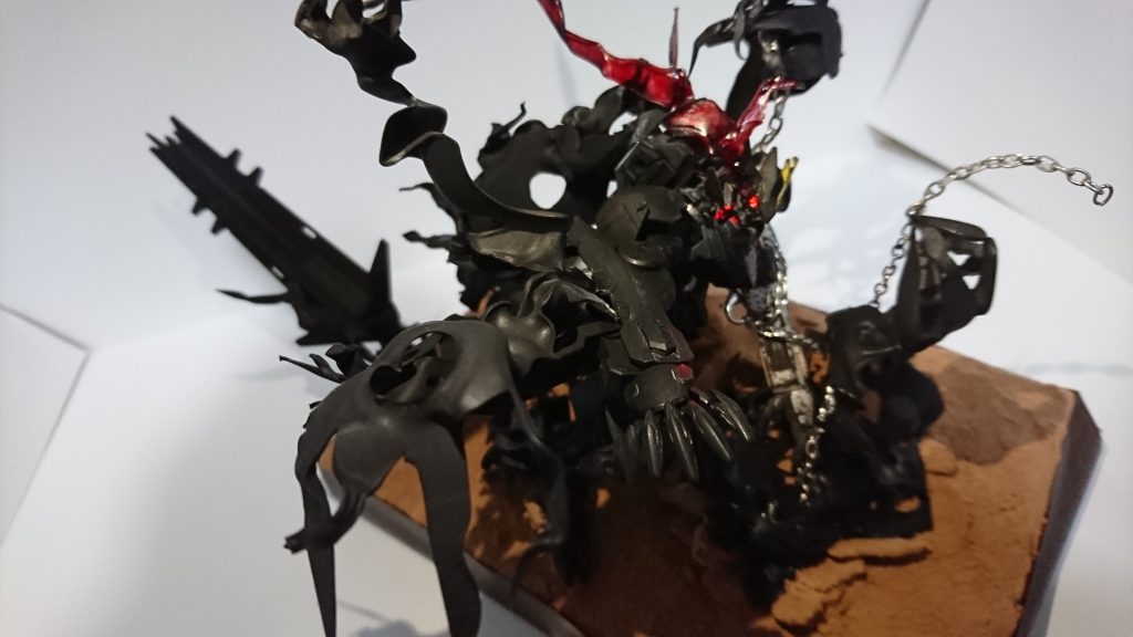 電飾は黒い影のお陰で隠すのは簡単でした