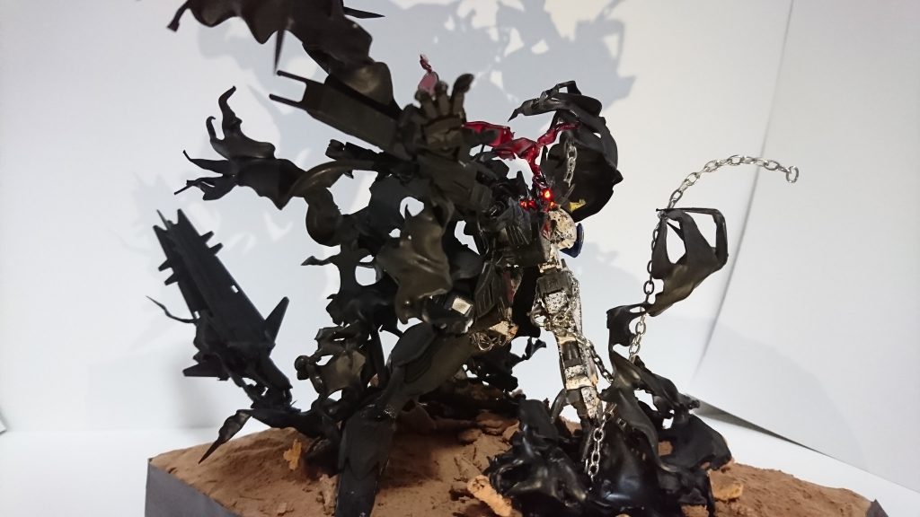 黒い影の腕のエフェクト狙って作れないので10個以上適当に作り、合うやつを選定して取り付けました