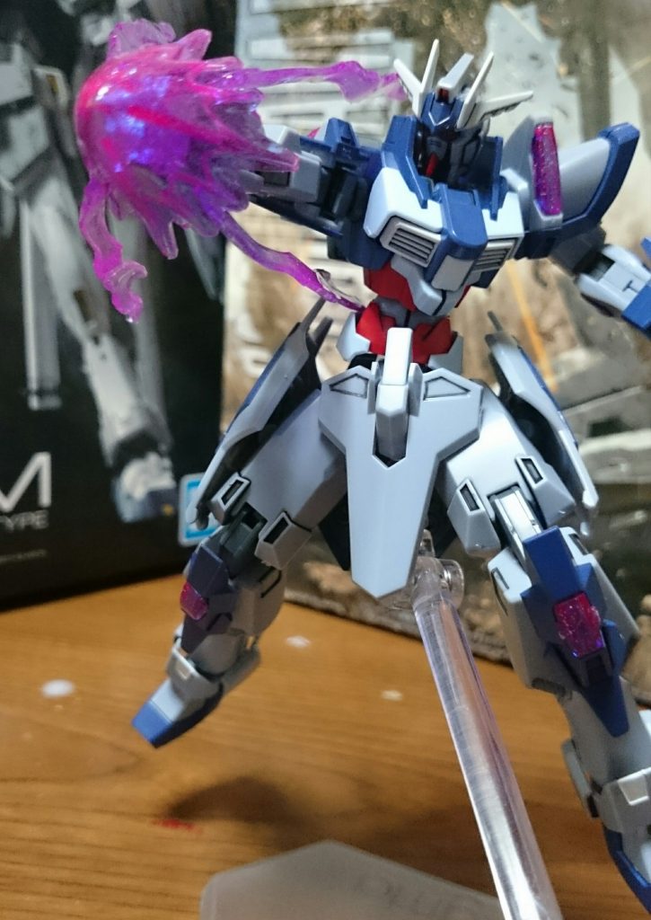 ・次元覇王流 「聖拳突き」

バーニング系のキットに付属するエフェクトが付属してるっス。色もディナイアル用に変わって、ラメが入ってるっス。
でも色的に、「聖」って感じじゃあないっスよね…