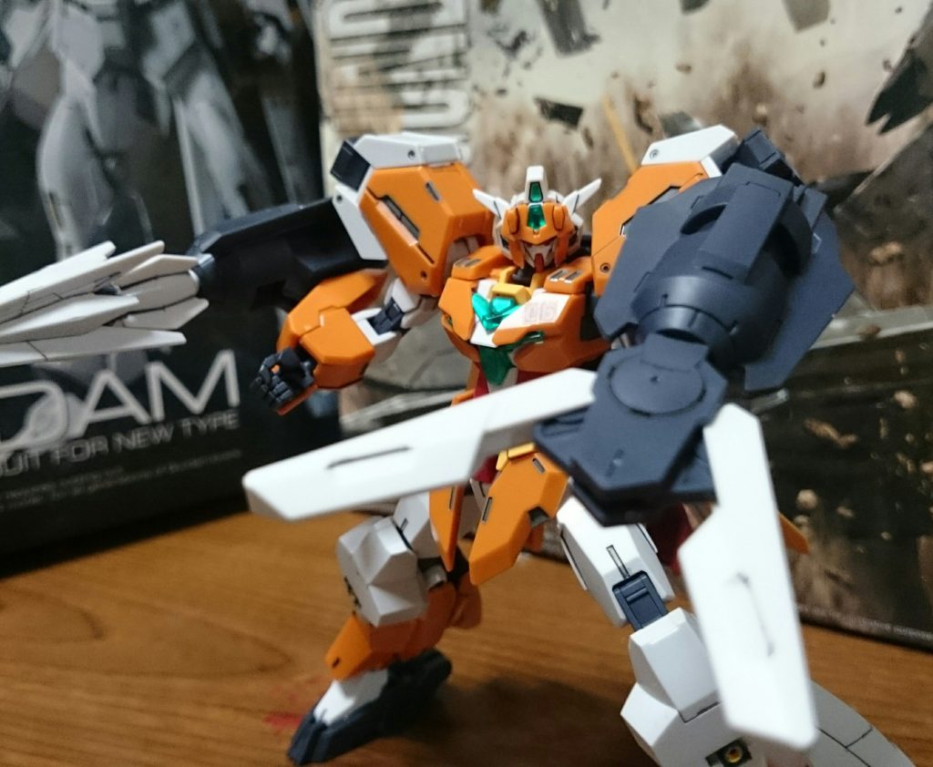 ・ヴァイスプライヤ
対象を挟み込み、そのまま破砕することが可能っス!あれ、この運用どこか、リベイクでフルシティな感じの機体で見たこと、あるような…?  
ただ、両方の武器は見た目通りに重く、肩が重さに耐えられず、下に垂れ下がることが多々…