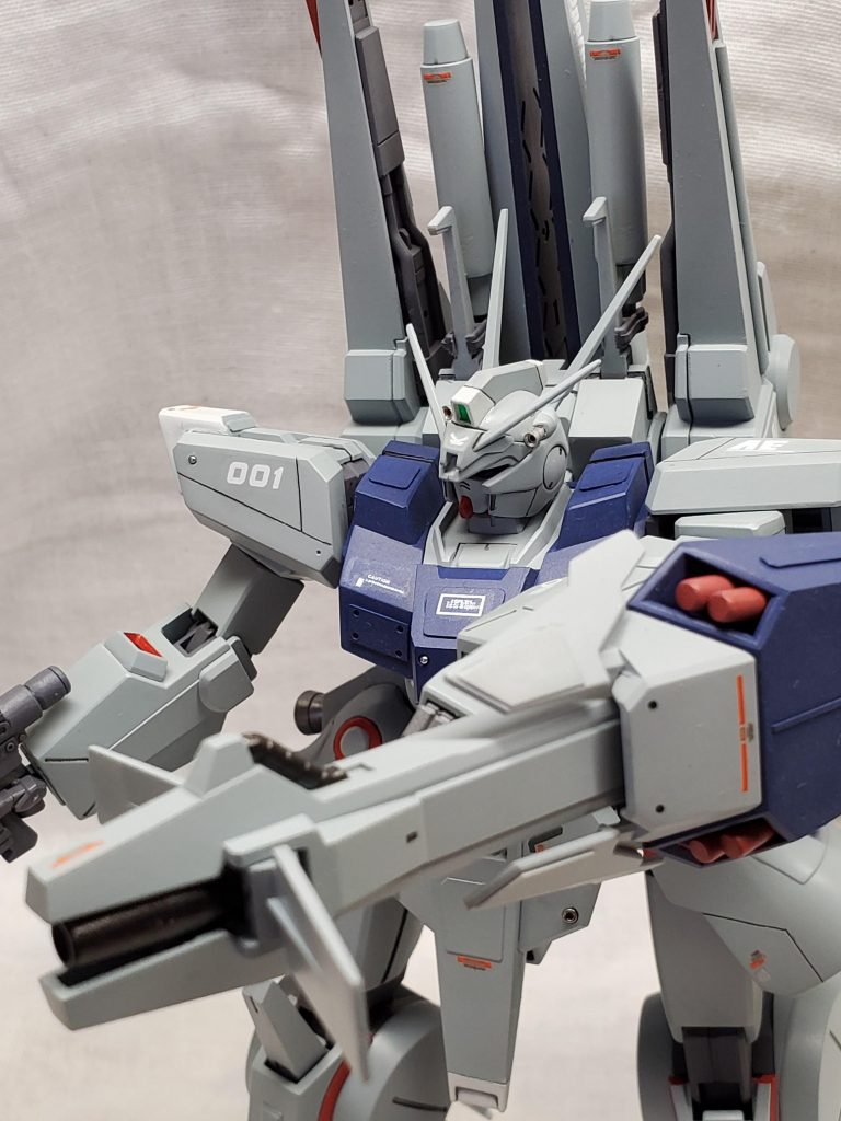 金属パーツやブラバンで、少々ディテールアップしています。