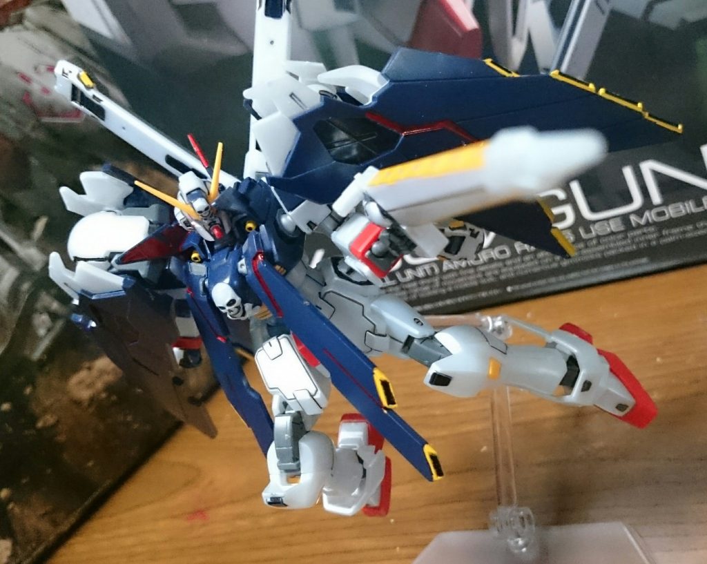 この形態はルーカスは左手で使用してたっスけど、これ用の手首は右の分しか付属せず、画像は手の甲のパーツを外し、上手くひっかけてるだけっス