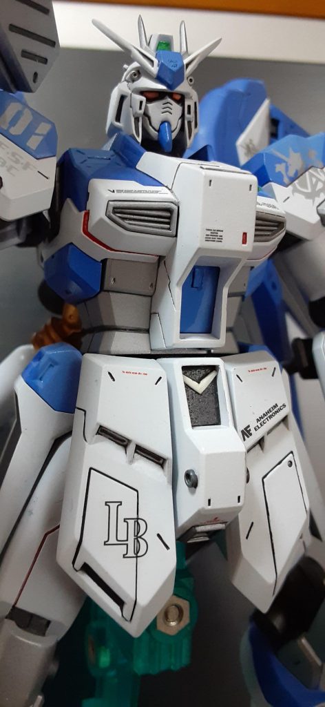 Hi-vガンダム–3枚目/制作者：バージョンR