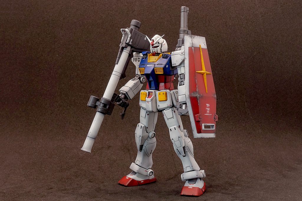 ガンダムは見栄え優先で前期型と中期型のパーツを混ぜてます。