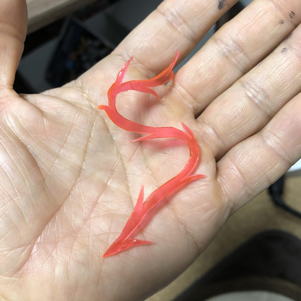 再度、ヘアアイロンで形を整えたら、覚醒エフェクトの出来あがり！