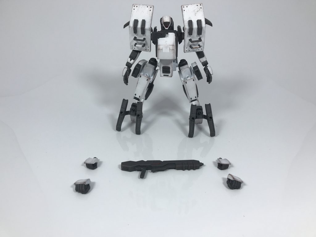 以上、アクションシーンイメージでした。
最後はスタティックディスプレイで😌
ここからは、製作中の画像と、機体が生まれるきっかけとなった芋太さんのイラストになります😌