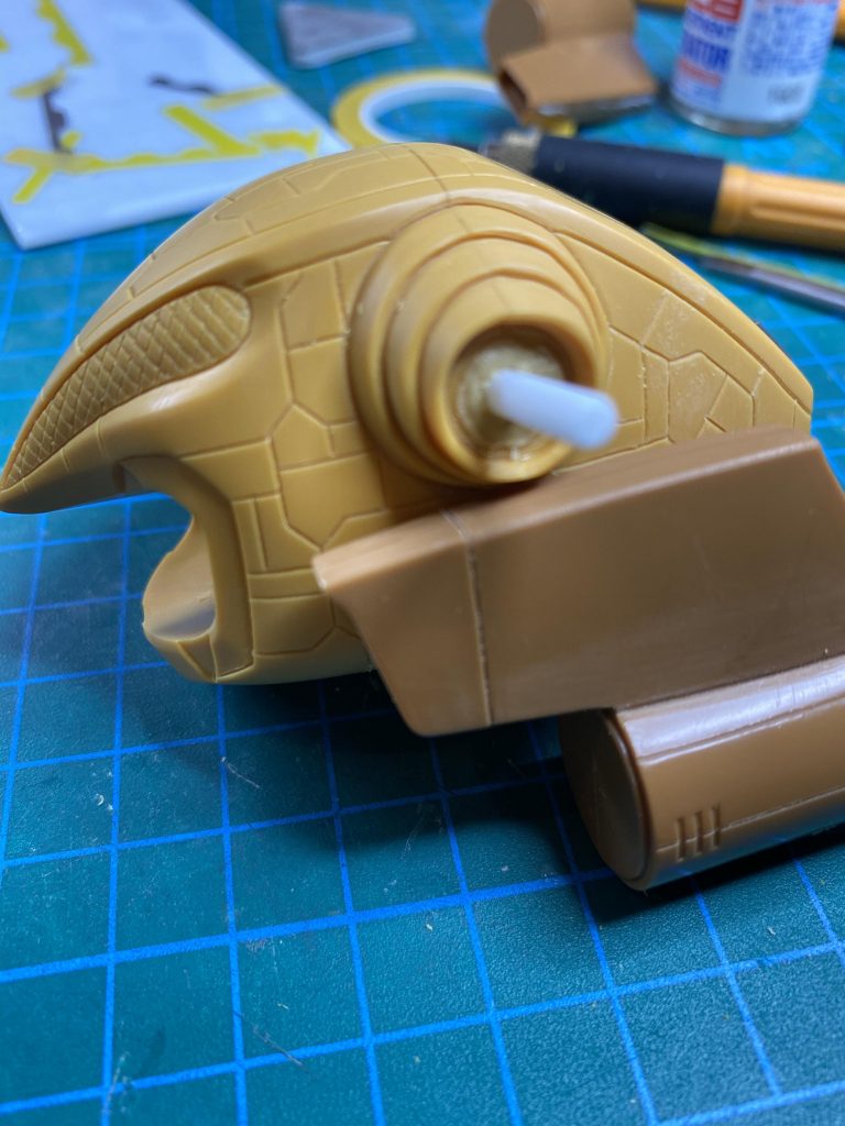 塗装の邪魔になるのとスムーズにさせる為に、肩だけポリキャップ化です