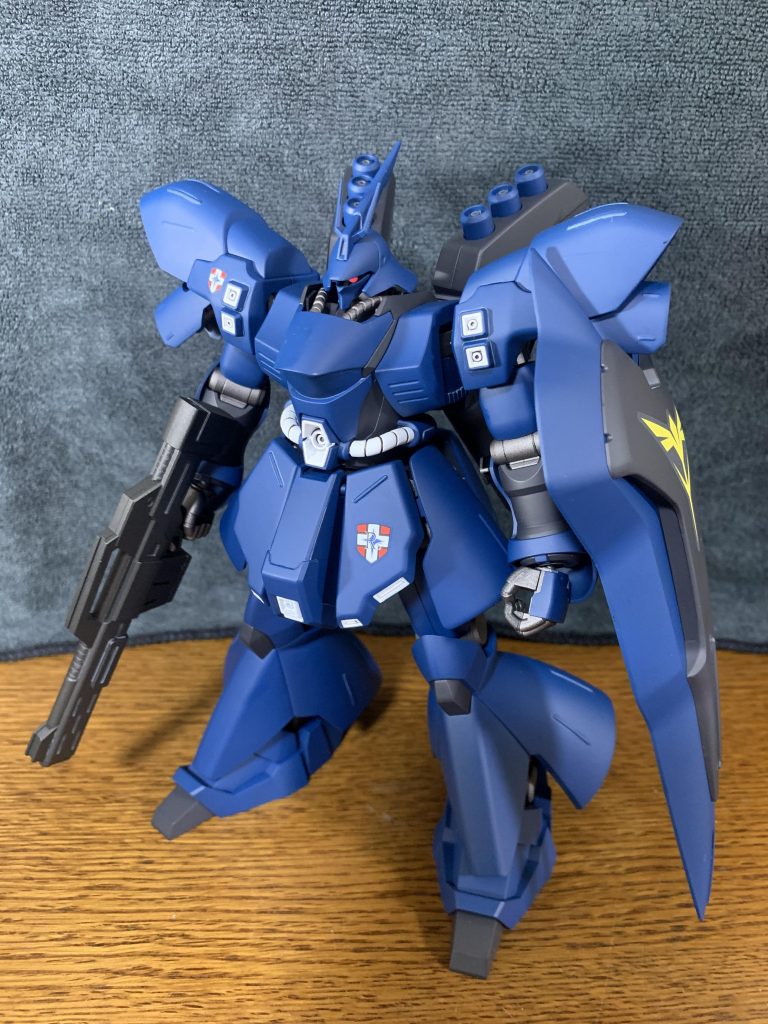 青いサザビーもイケメンですね！