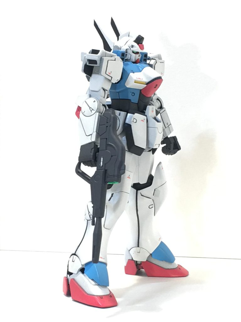 15m級の機体だけあって小柄ですね。